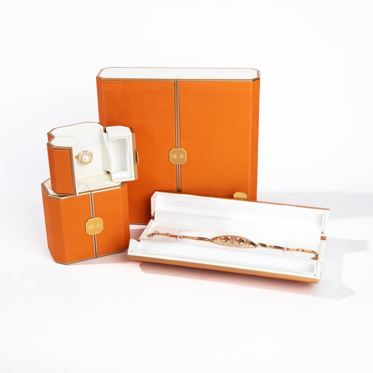 A jewelry box can be customized LOGO