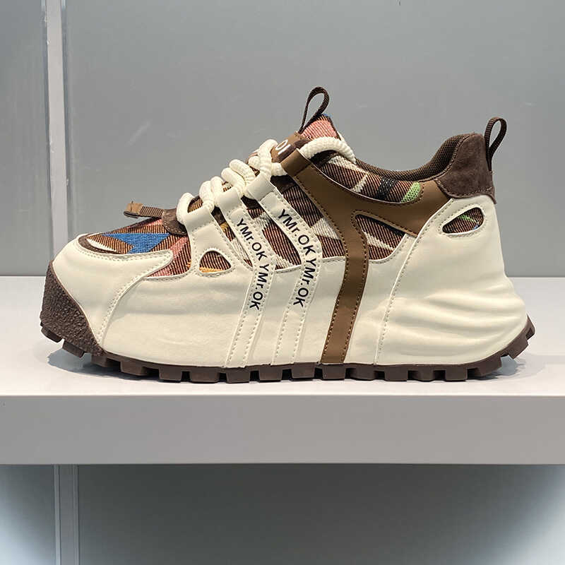A casual sports shoe