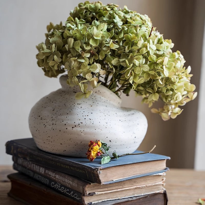 A ceramic ornament creative vase