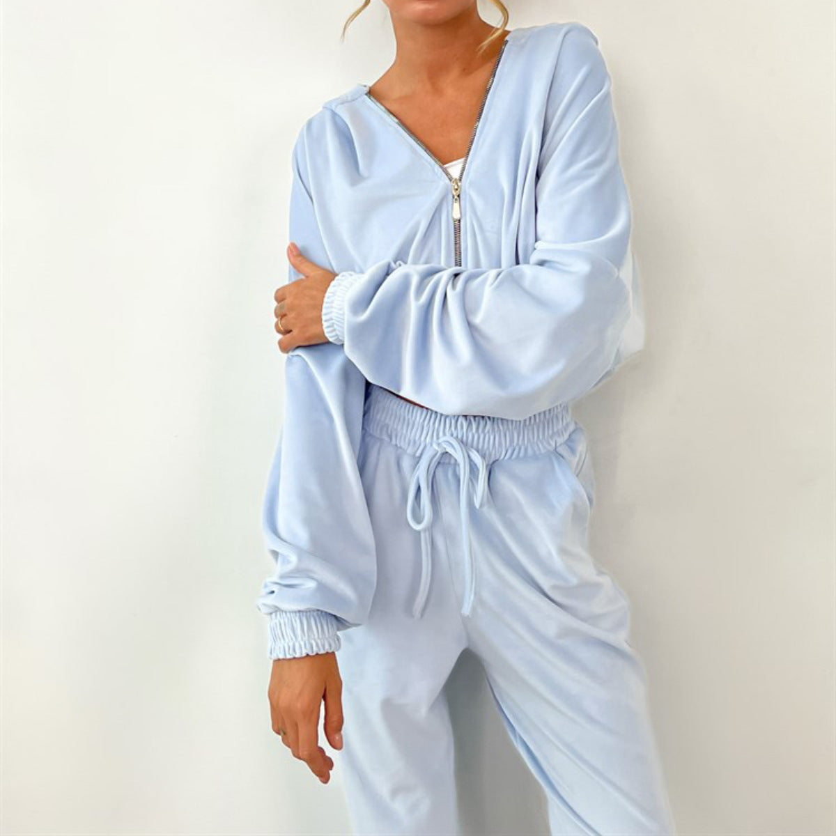 A long-sleeved sweater set