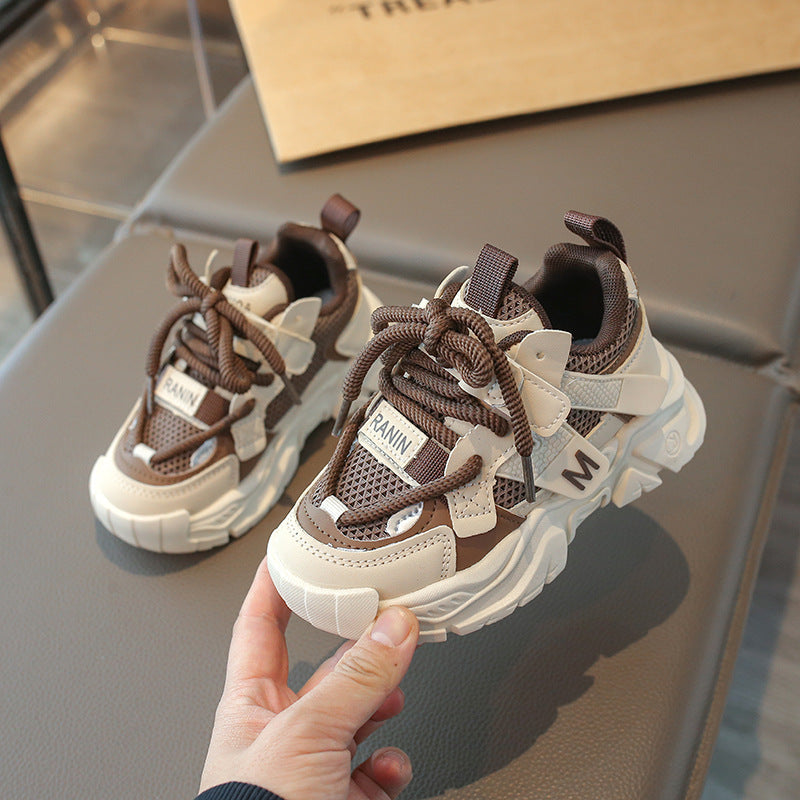 A children's sports shoes