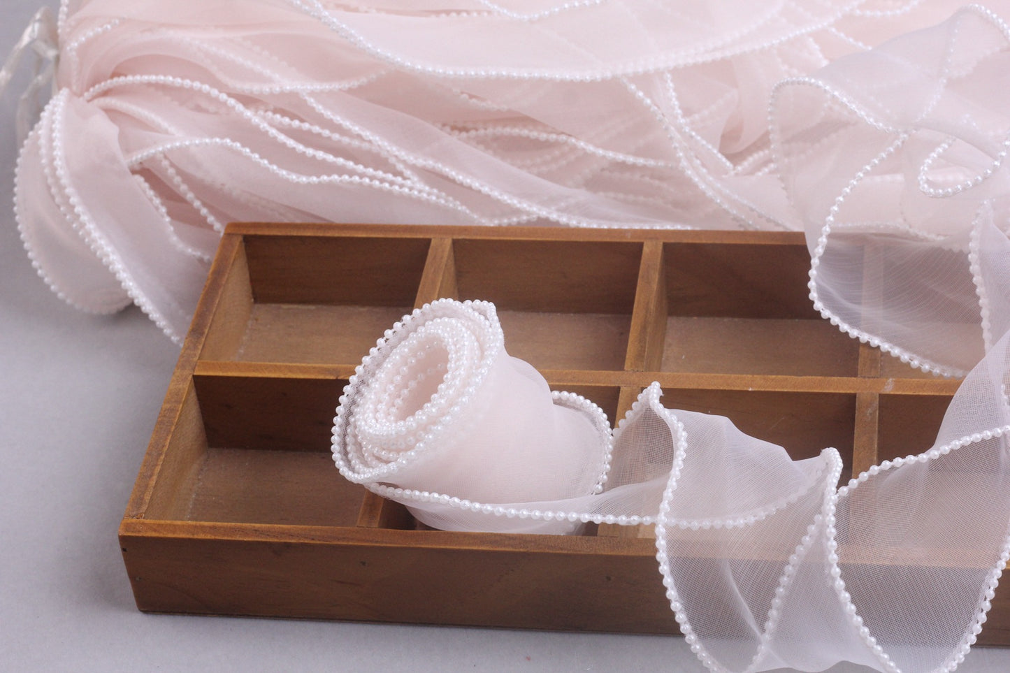 A Spot 5.5cm Pearl Meteor Fishtail Yarn Copy Edge Wave Yarn Cake Bouquet Packaging Material Bow Ribbon - Mixbatch