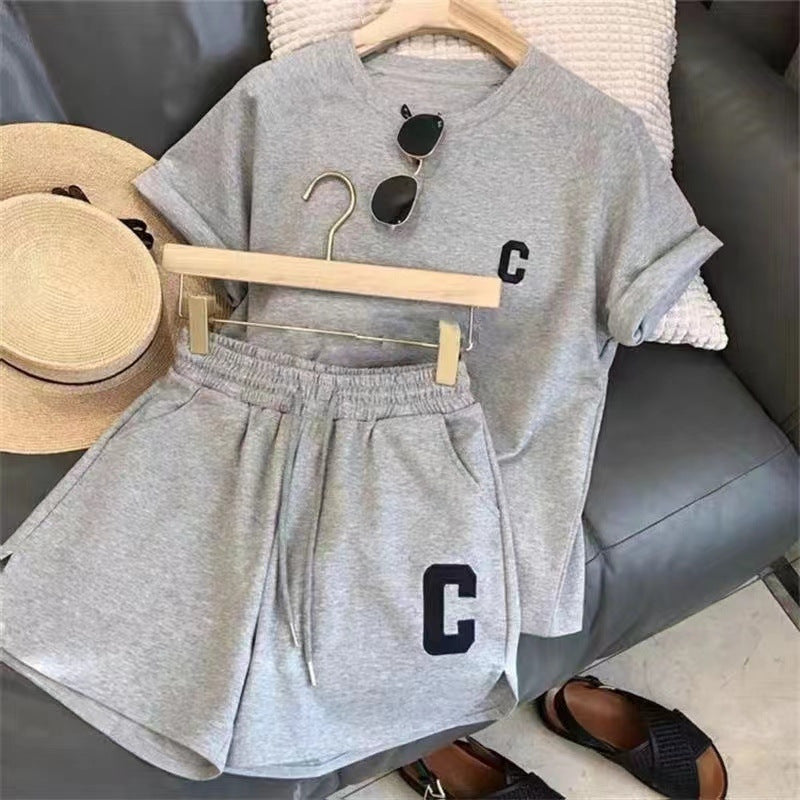 A women's summer set loose short-sleeved t-shirt casual shorts sports printing letter casual two-piece set