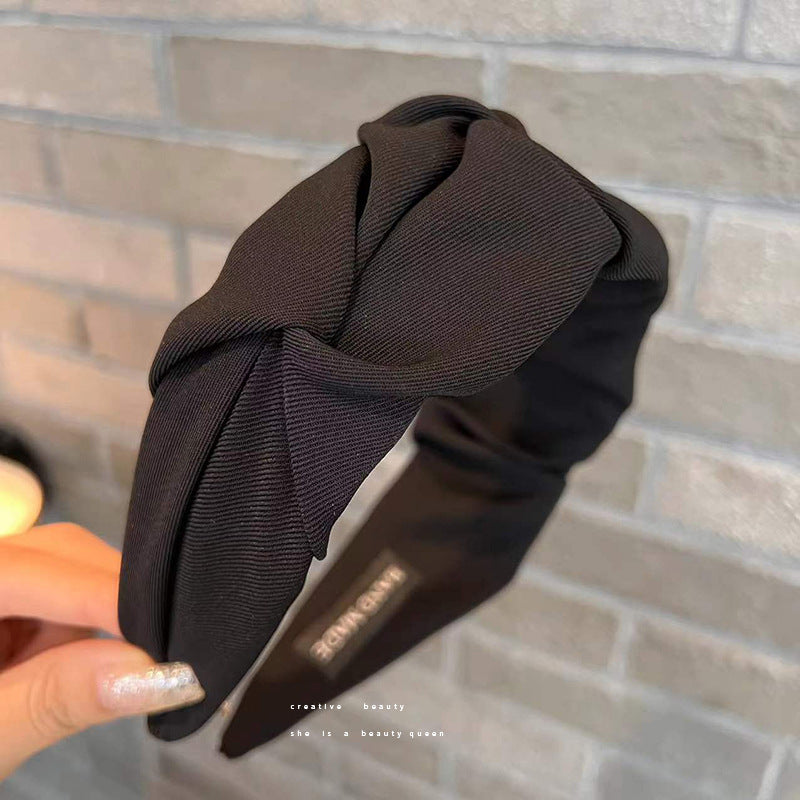 A high-grade pleated wide-edge hairpin headband, high cranial top pressure hair bundle, autumn and winter face wash headband