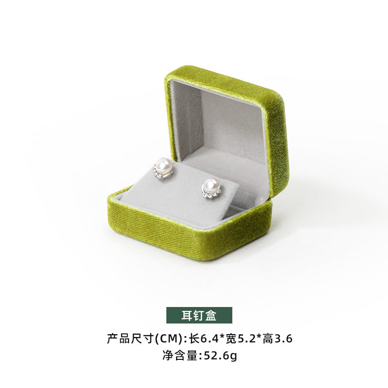A iron embryo flannel jewelry box