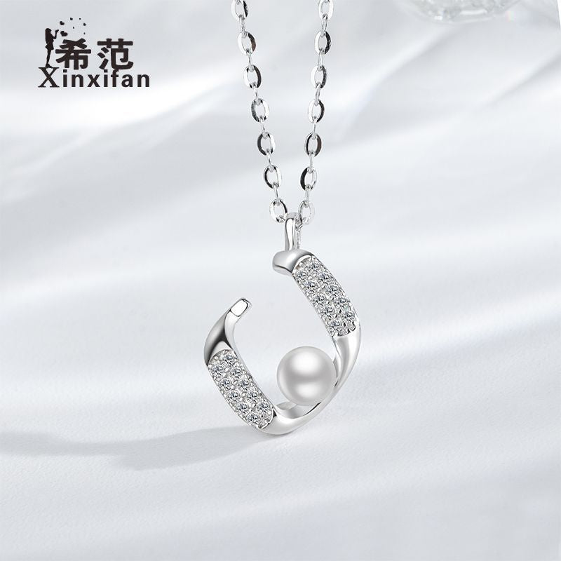 A S925 Sterling Silver Pearl Necklace