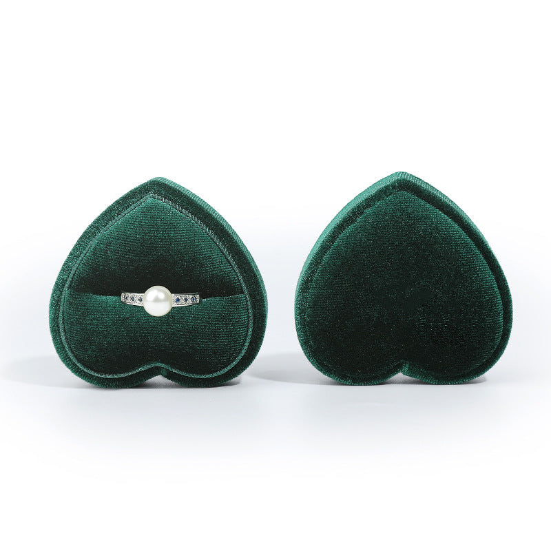 A heart velvet ring box