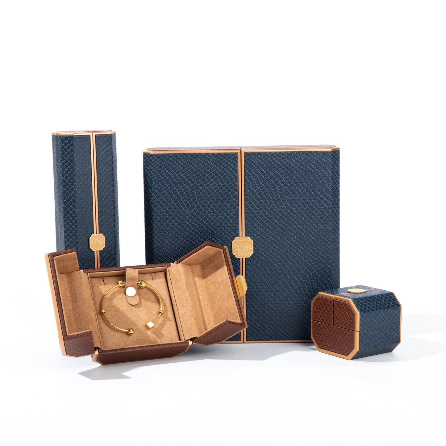 A jewelry box can be customized LOGO