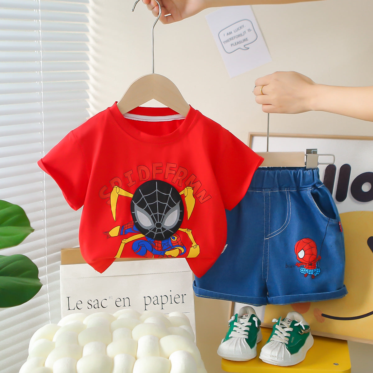A summer new boys cartoon round neck short-sleeved suit boys casual denim shorts two-piece set hair