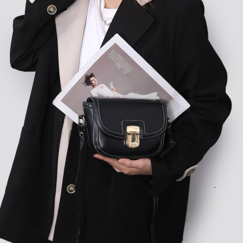 A autumn new Korean niche contrasting color single shoulder diagonal span saddle bag retro versatile underarm small bag women