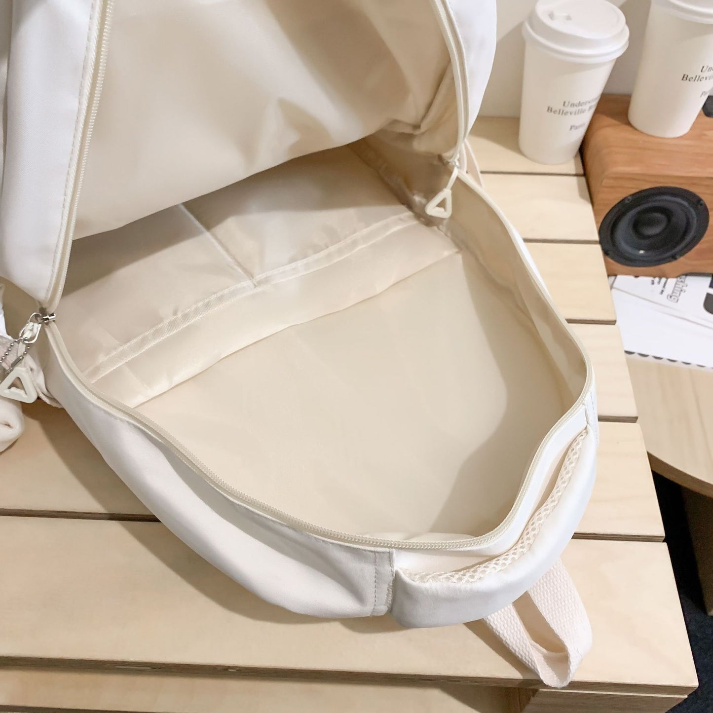 A new large-capacity Japanese small fresh and sweet wind high-value backpack for primary and secondary school students