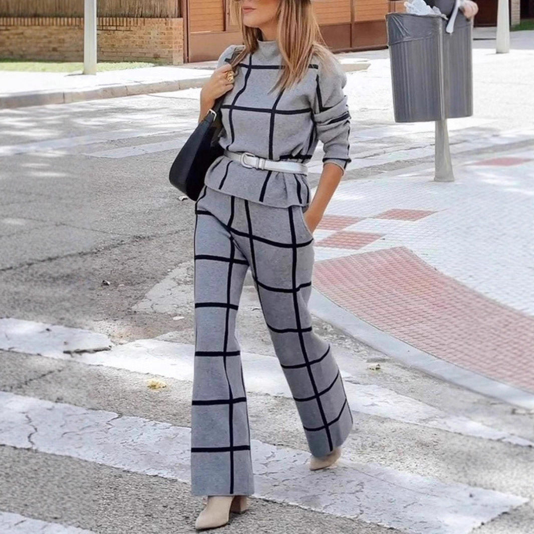 A lady's long-sleeved trousers suit