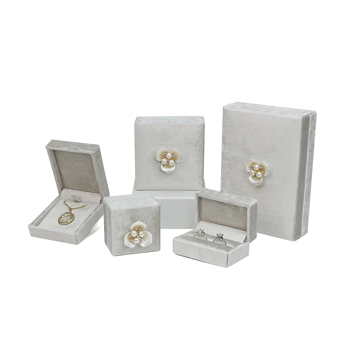 A velvet jewelry box custom LOGO
