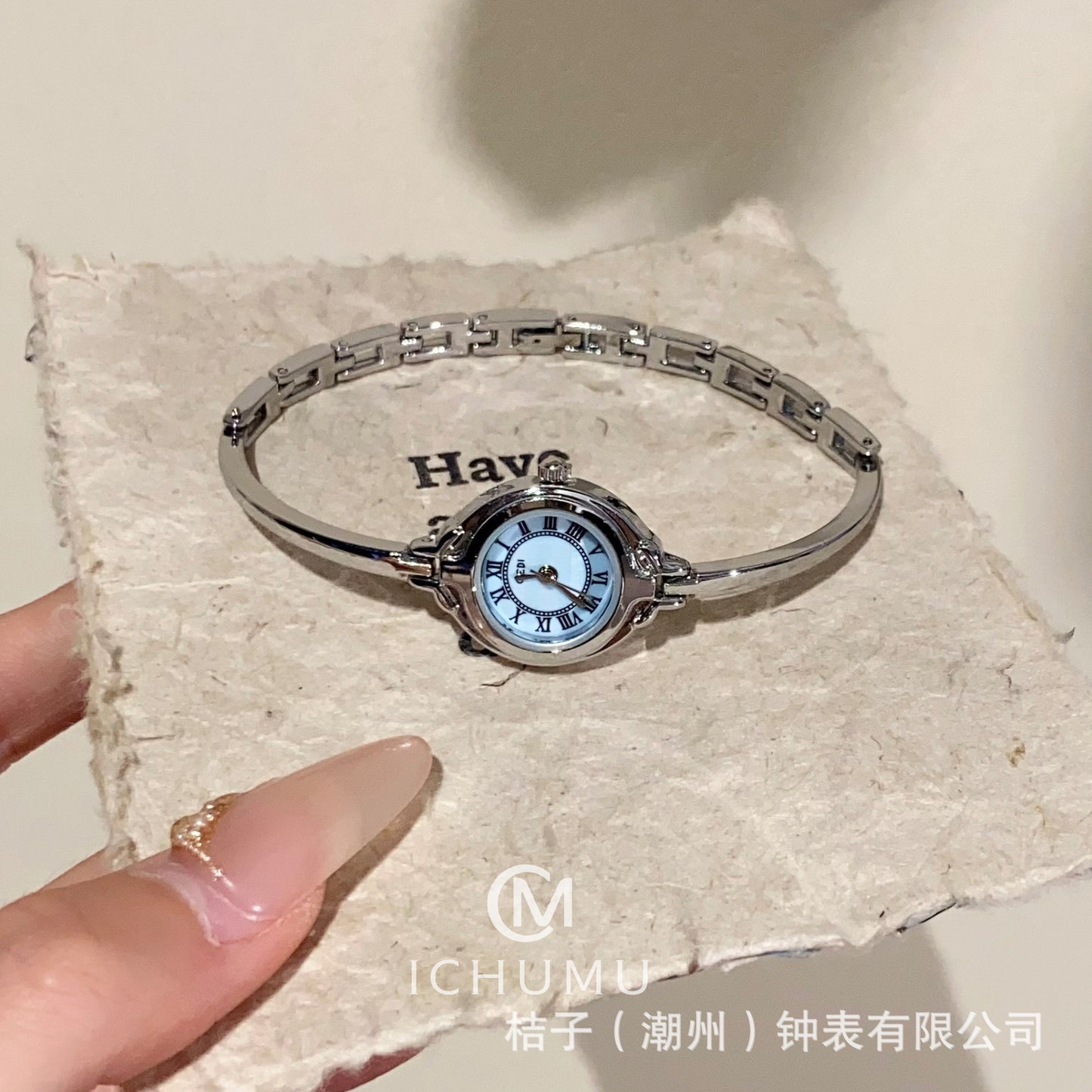 A Goldie watch women's light luxury niche women's small bracelet student small dial literature and art