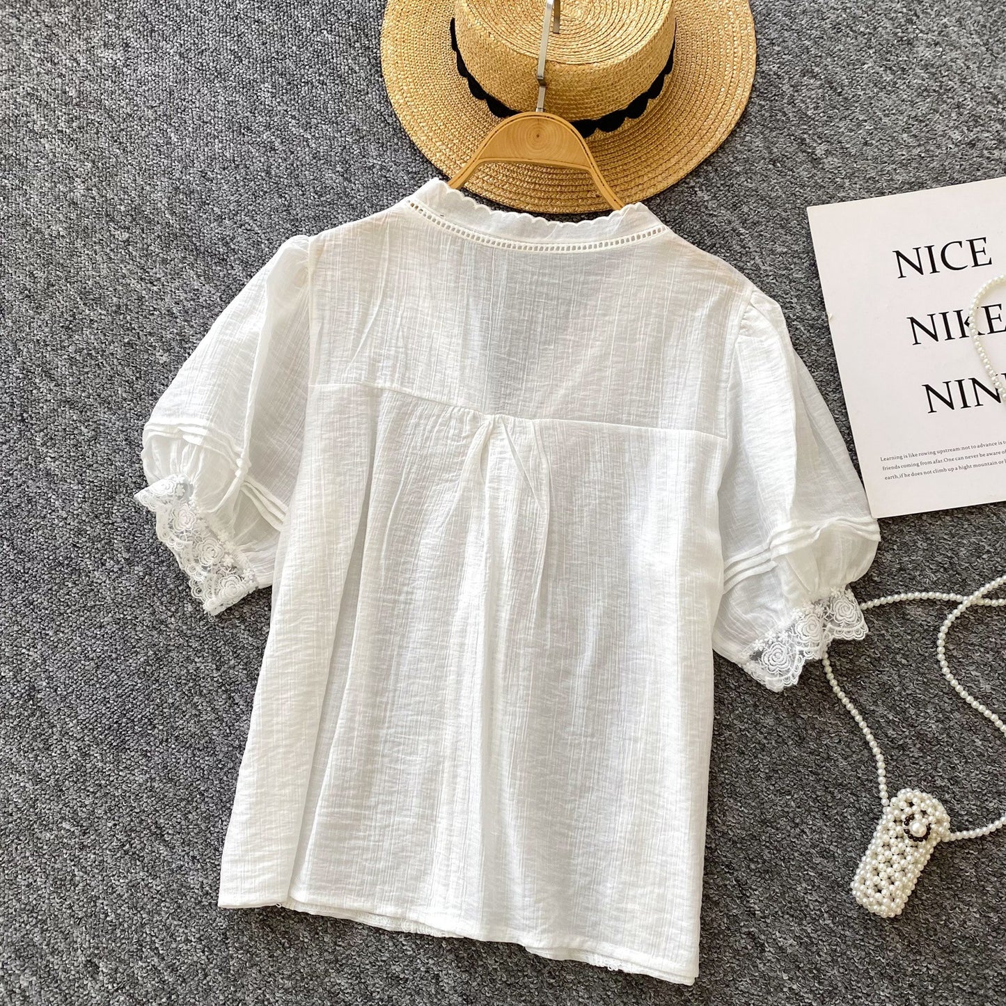A Versatile Shirt Women's Summer Foreign Style Lace Splicing V-Neck Bubble Sleeve Cardigan Shirt Top