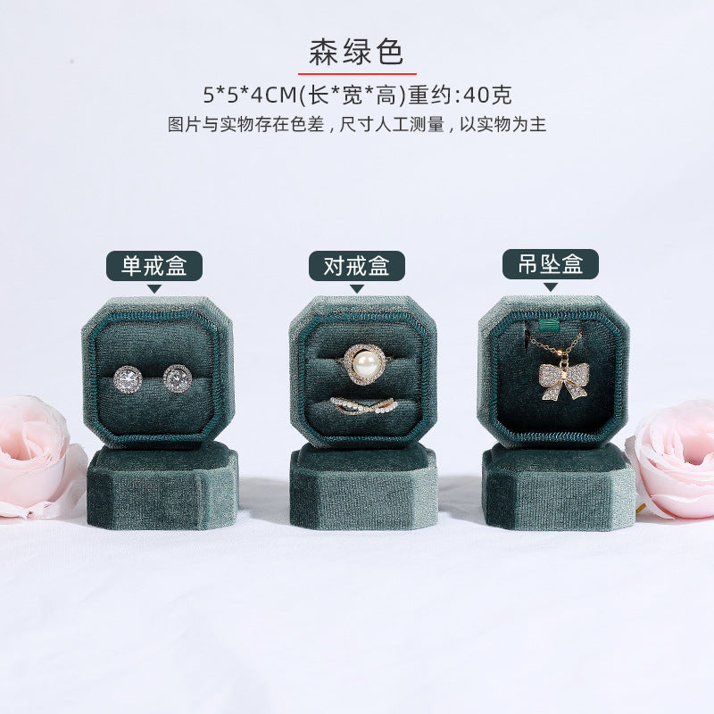 A Velvet stud earrings pendant box