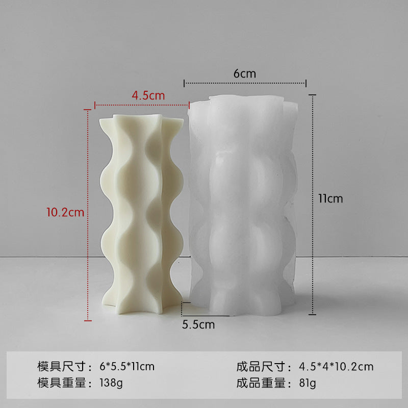 A cylindrical mold