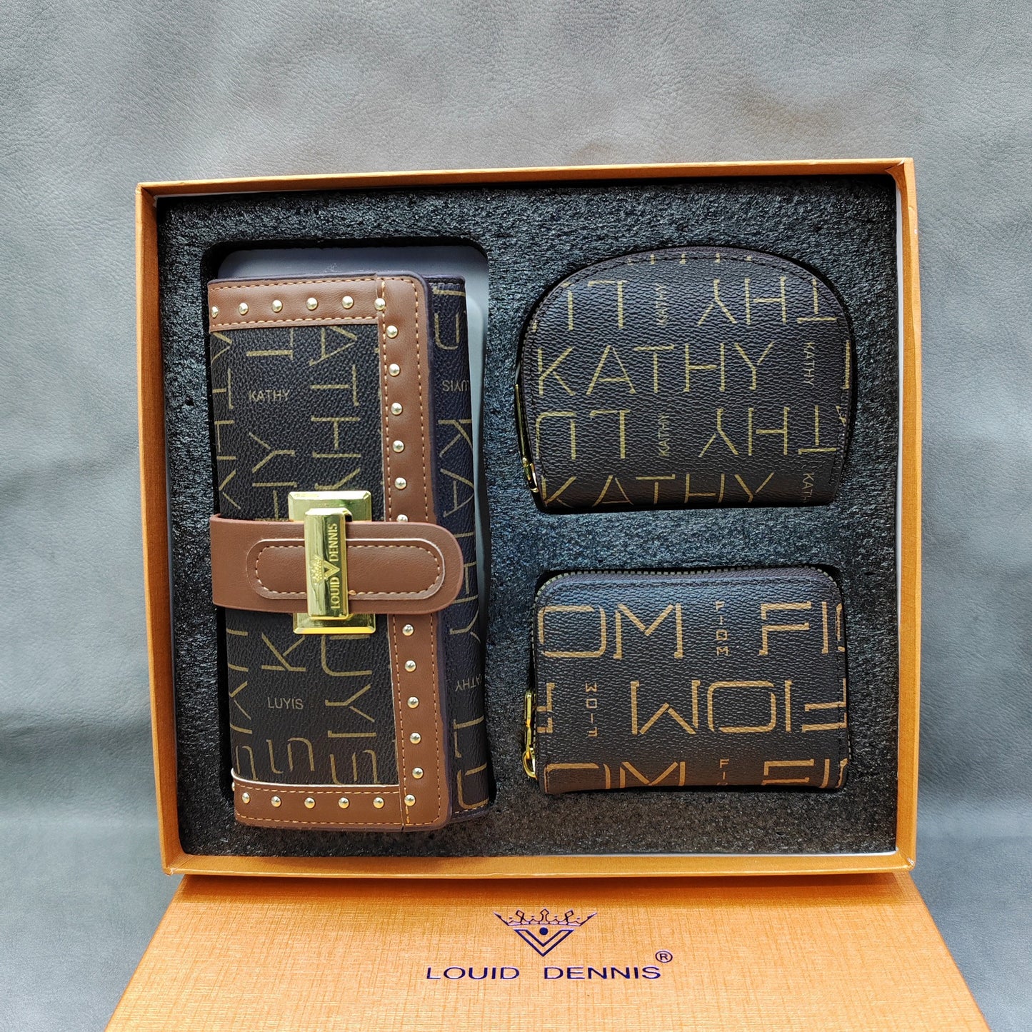 A new three-piece gift box with wallet card bag set.