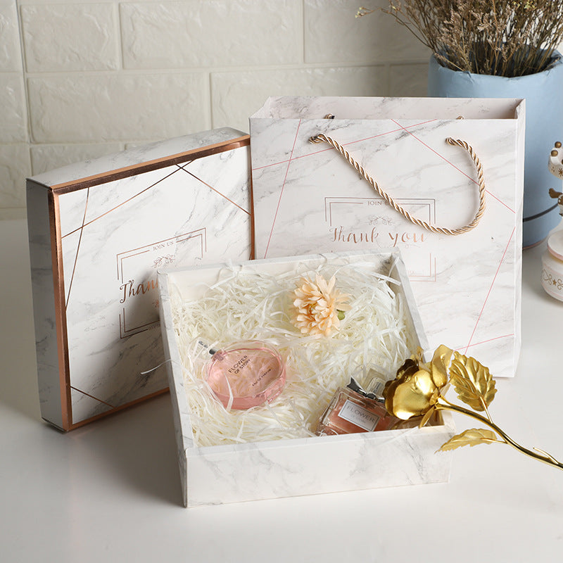 A manufacturer customizes clothing festival gift packaging box, tote bag gift box set bag gift tote bag MOQ: 2000PIECE - Mixbatch