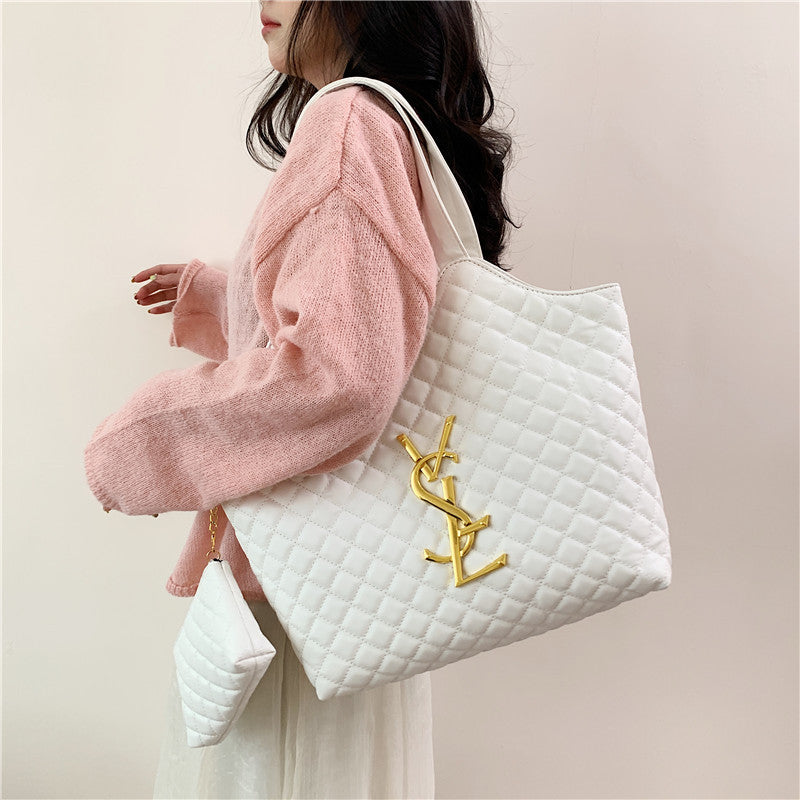 A new spring and summer handbag women's Korean version shoulder tote bag Internet celebrity embroidery thread diamond fashion large capacity Europe and the United States