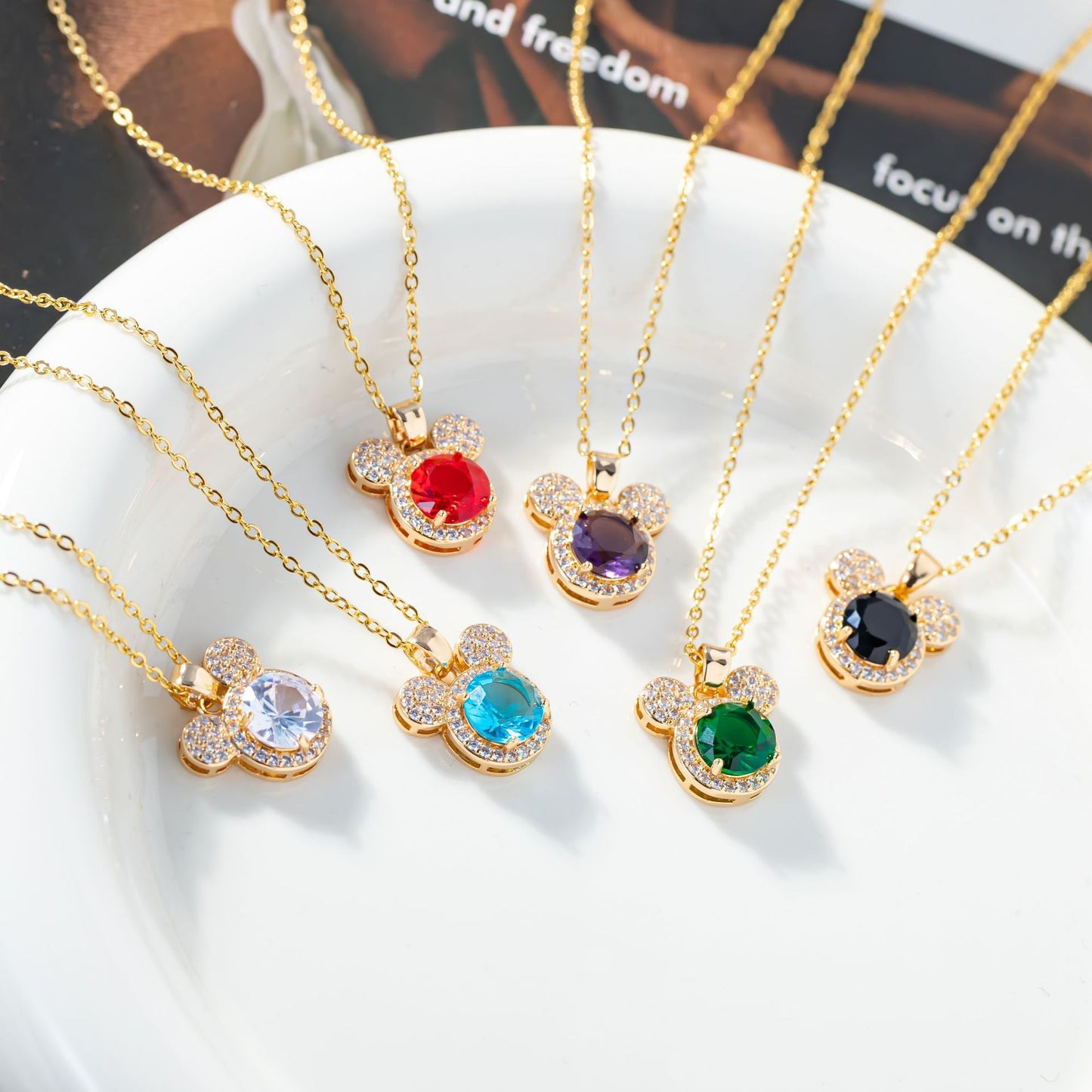 A titanium steel necklace female full diamond cute Mickey head crystal ins collarbone chain Internet celebrity live broadcast light luxury exquisite necklace new - Mixbatch