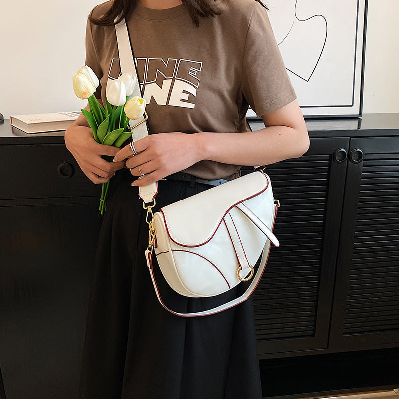 A new foreign style small bag, high-end trendy fashion exquisite shoulder versatile saddle bag