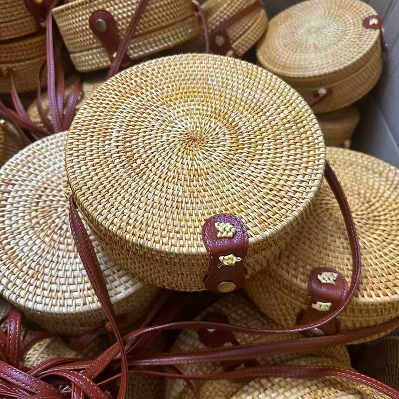 A rattan bag ins diagonal span mini bag Mori basket retro literary woven round bag vacation bucket bag leather buckle bag