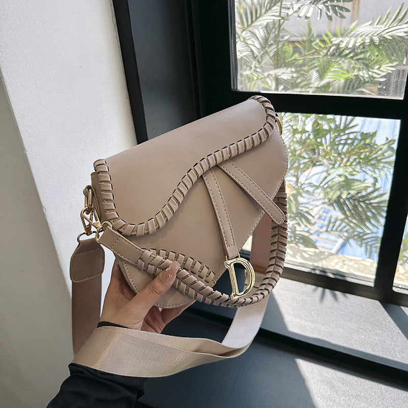 A new handbag bag women's shoulder handmade saddle bag underarm crossbody
