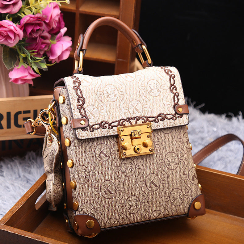 A high-end niche lock portable box bag
