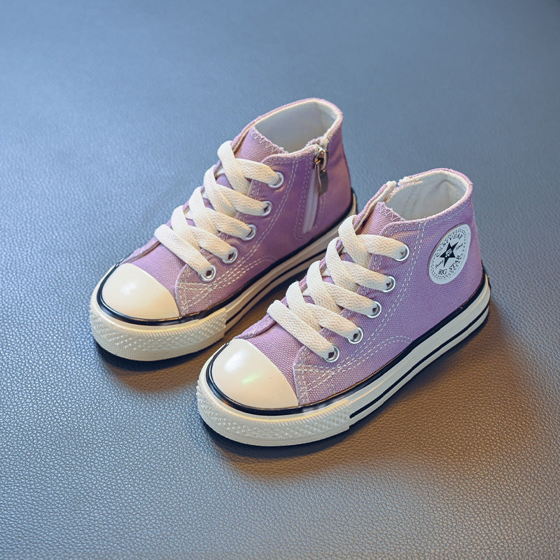 A children's canvas shoes