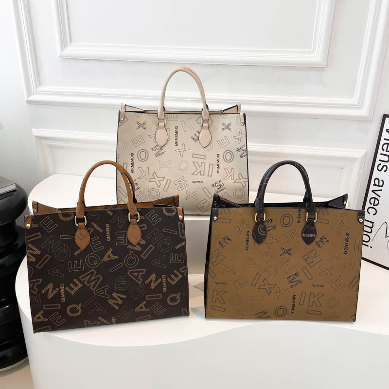A new model, new style, simple and large-capacity letter presbyopia tote bag, portable commuter women's bag