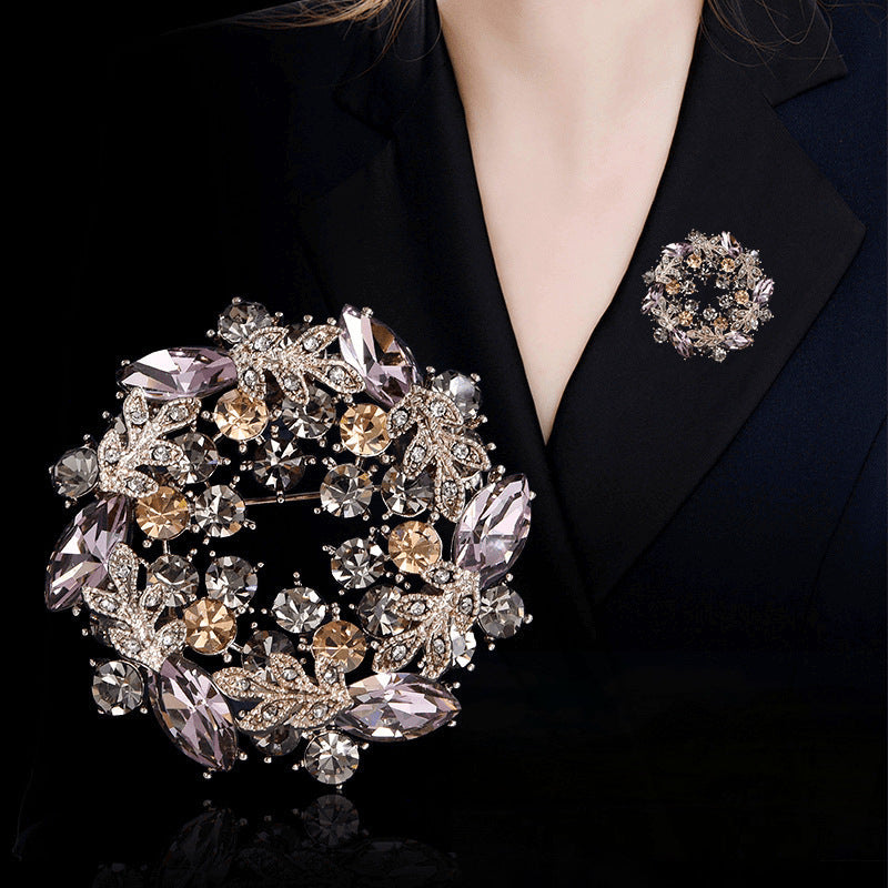 A new Bauhinia brooch, brooch with diamonds, retro pin brooch, fashionable and versatile Korean version - Mixbatch