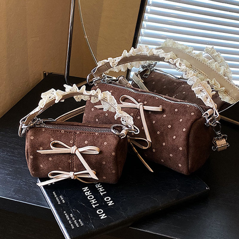 A shoulder bag handbag
