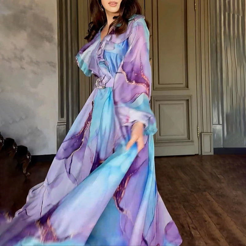 A printed pendulum lapel dress dress