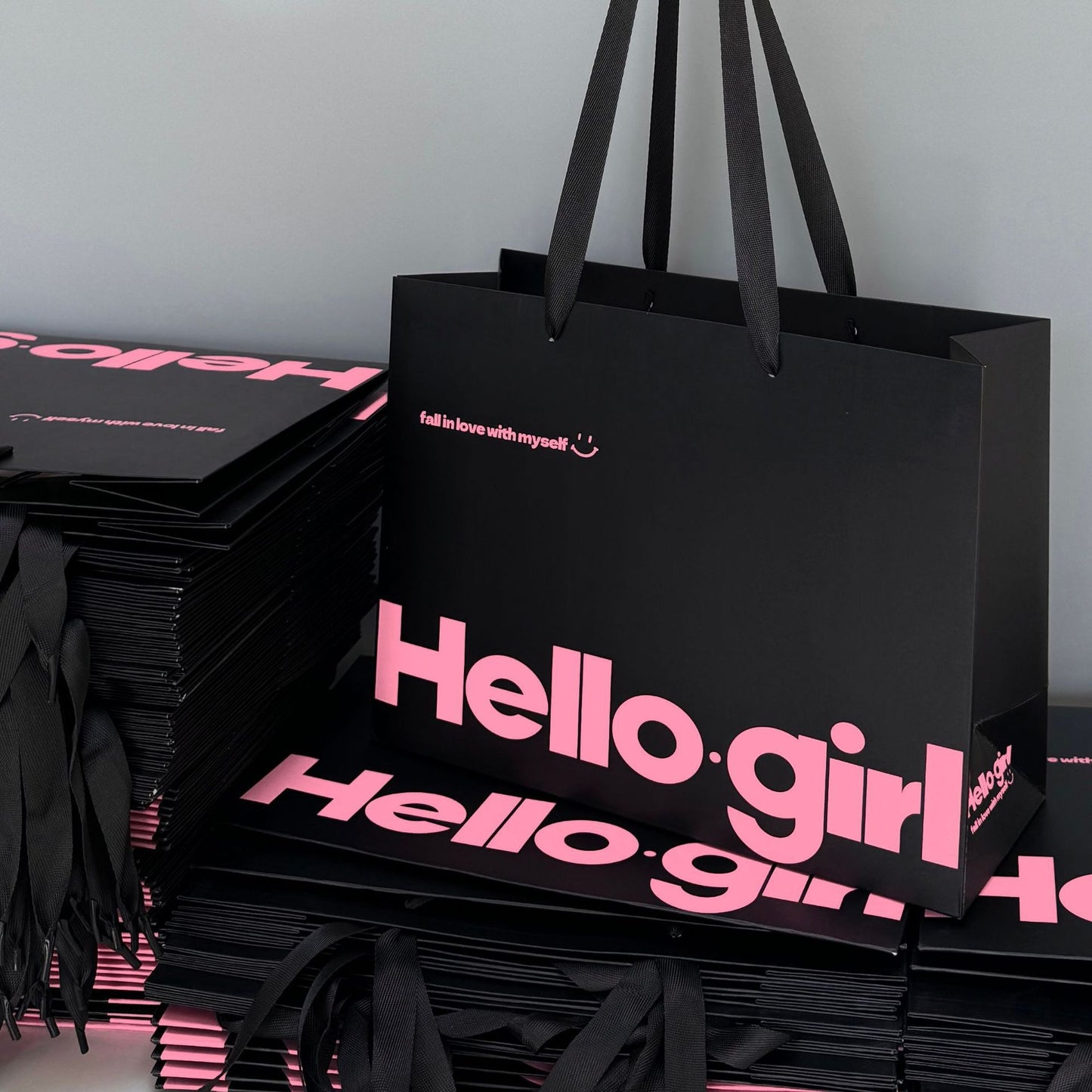 A clothing store tote bag custom paper bag premium sense printing logo high-end ins style high value women's clothing store shopping bag