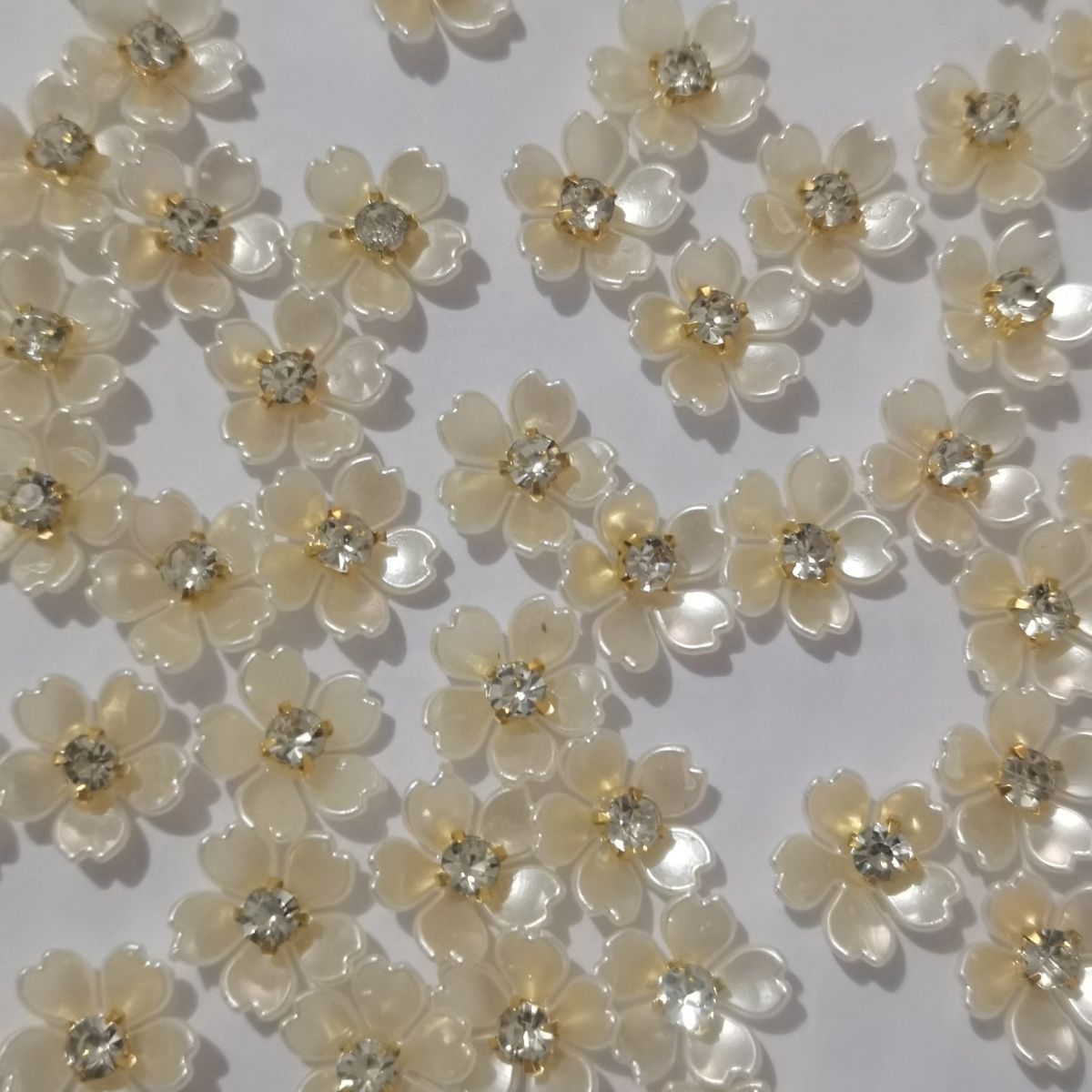 A five small flowers single claw DIY handmade material hairpin accessories five petals small flowers with drill plastic four petals flower point drill - Mixbatch