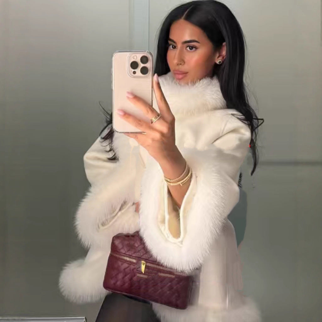 A women's fur collar jacket