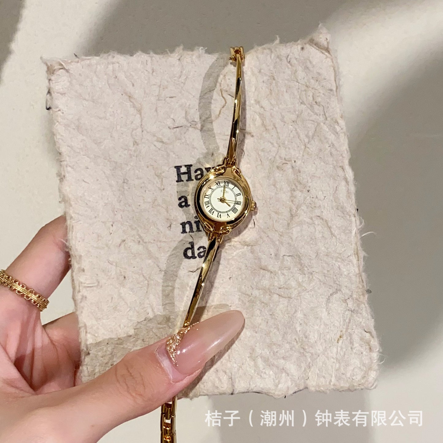 A Goldie watch women's light luxury niche women's small bracelet student small dial literature and art