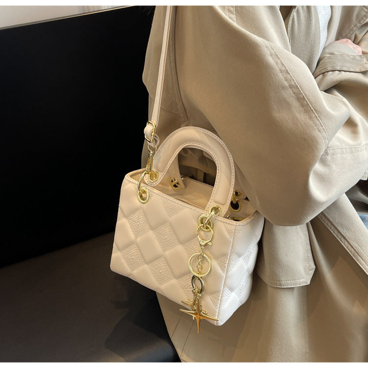 A new simple and fashionable diamond small fragrant wind handbag messenger bag Princess Diana bag wholesale - Mixbatch