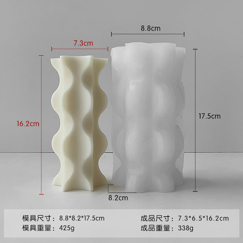 A cylindrical mold