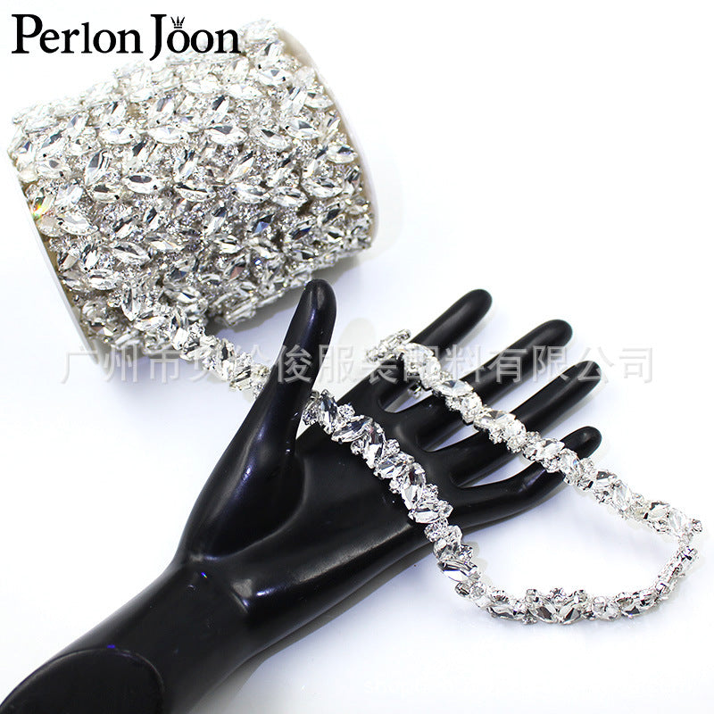 A gold and silver super flash leaf-shaped rhinestone chain clothing, shoe and hat accessories - Mixbatch