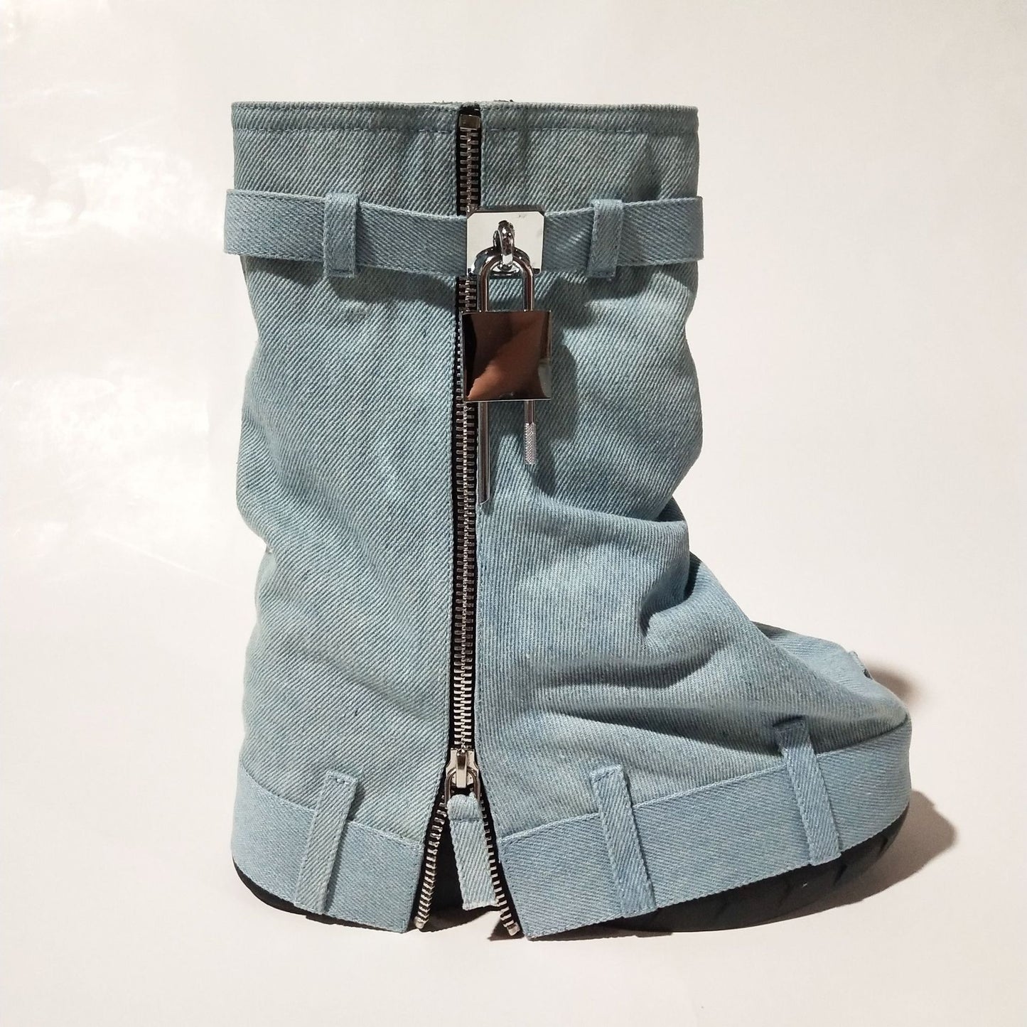 A foreign trade new denim platform shark buckle lock trouser skirt round head women's boots large size short wedge heel women's shoes