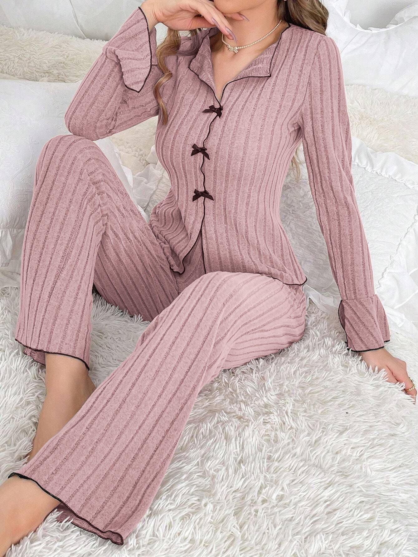 A long-sleeved trousers pajama set