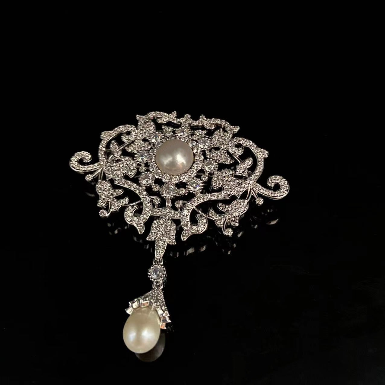 A French retro court fringed pearl luxury pin suit dress neckline brooch accessories high-end crystal corsage - Mixbatch