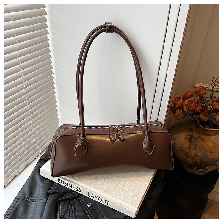 A handbag shoulder bag