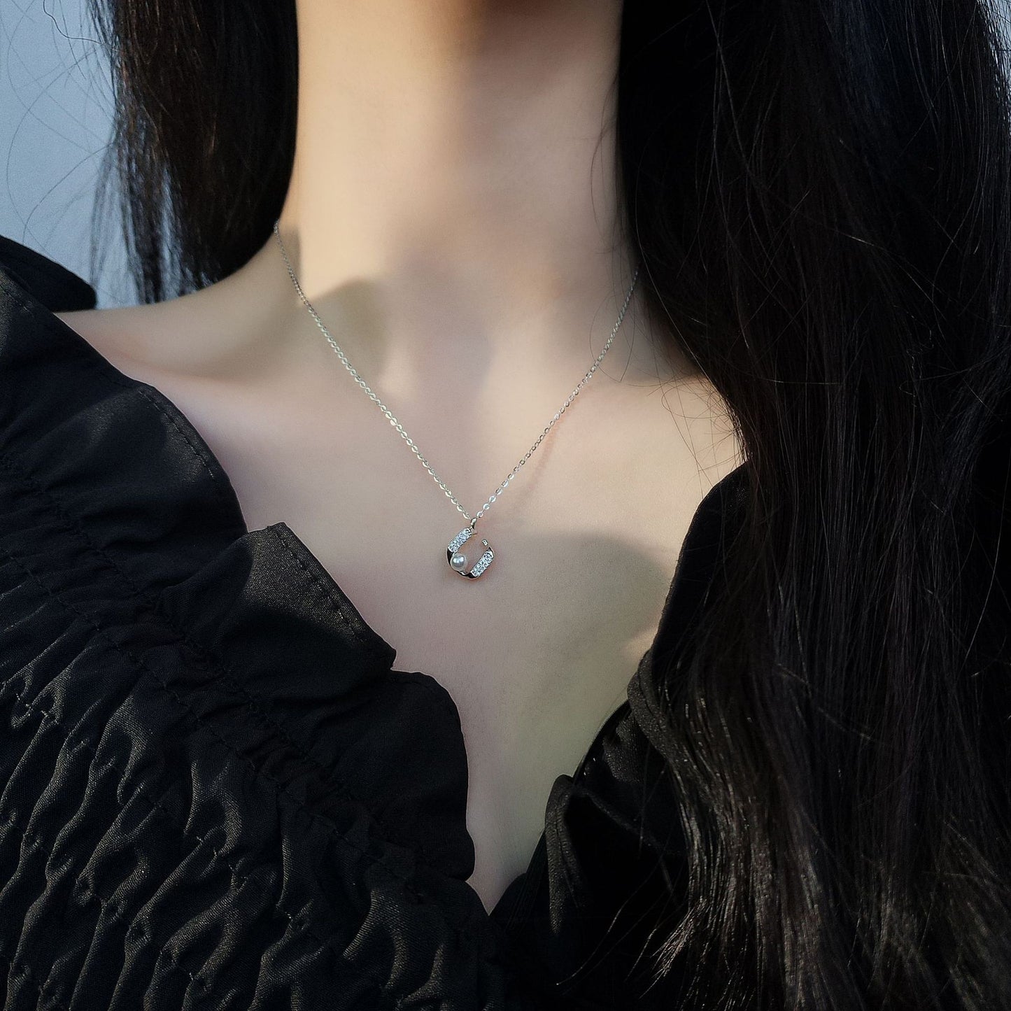 A S925 Sterling Silver Pearl Necklace