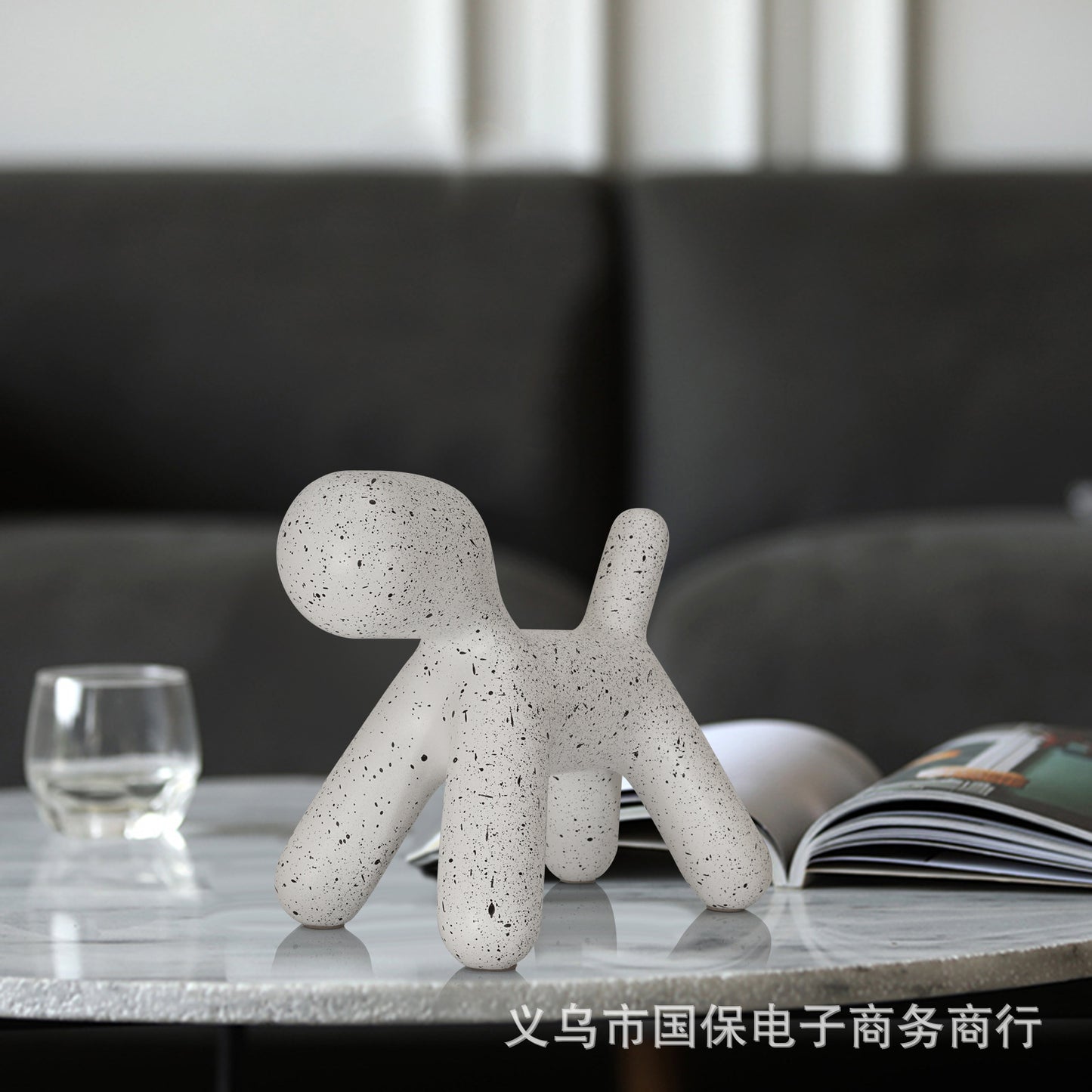 A resin handicraft ornament