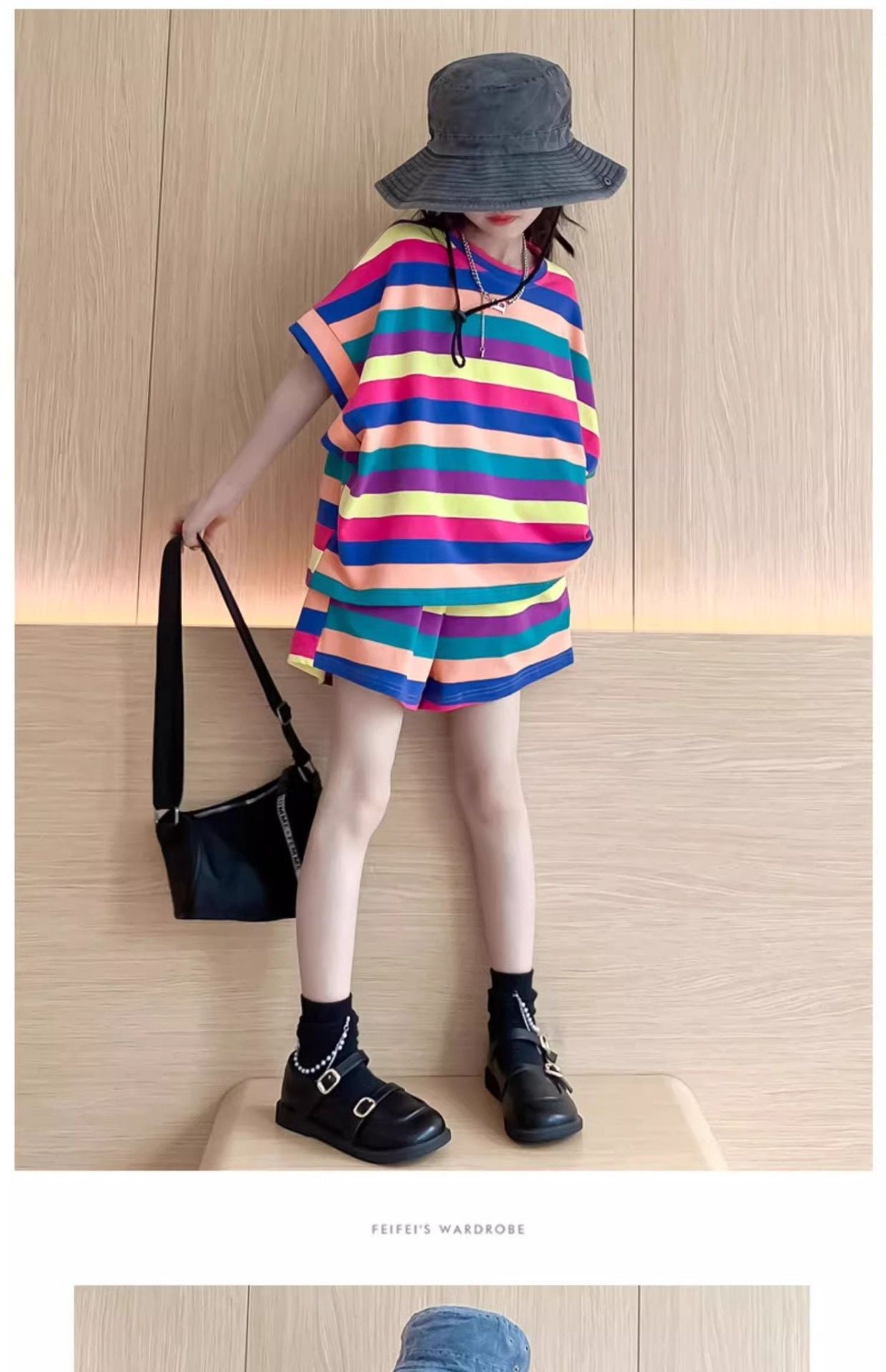 A girls' suit summer new middle-aged and older children's rainbow stripes loose short-sleeved top sports shorts suit trendy