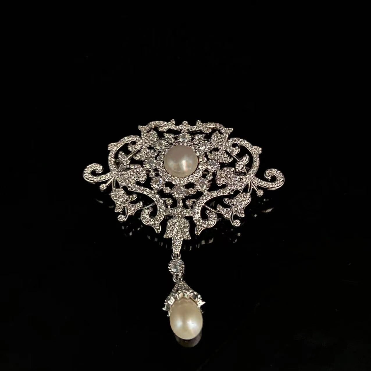 A French retro court fringed pearl luxury pin suit dress neckline brooch accessories high-end crystal corsage - Mixbatch