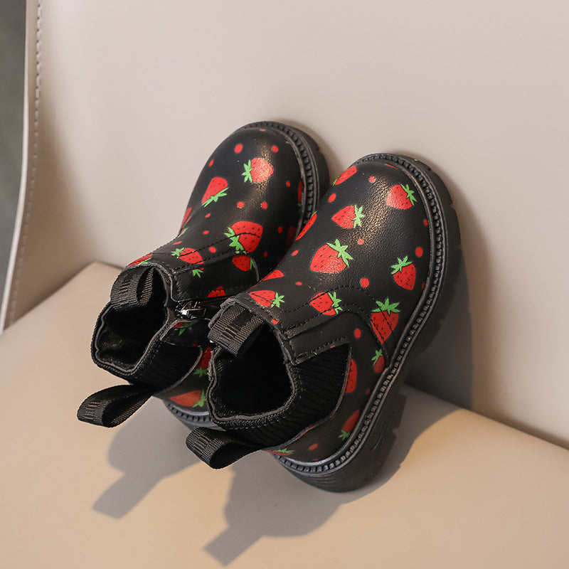 A Boys and Girls Martin Boots Soft-soled Strawberry Versatile Leather Boots